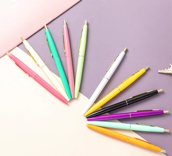 2Pcs színes golyóstoll műanyag toll Reklám Üzleti aláírás toll Személyre szabott ajándék Diák írószer Irodaszerek