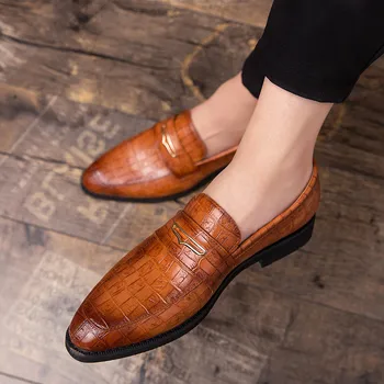 Coiffeur Classic cipők Férfi olasz cipők férfiaknak 2023 Luxus barna ruha márka Loafers Férfi formális cipők Nagy méretű olasz ruha